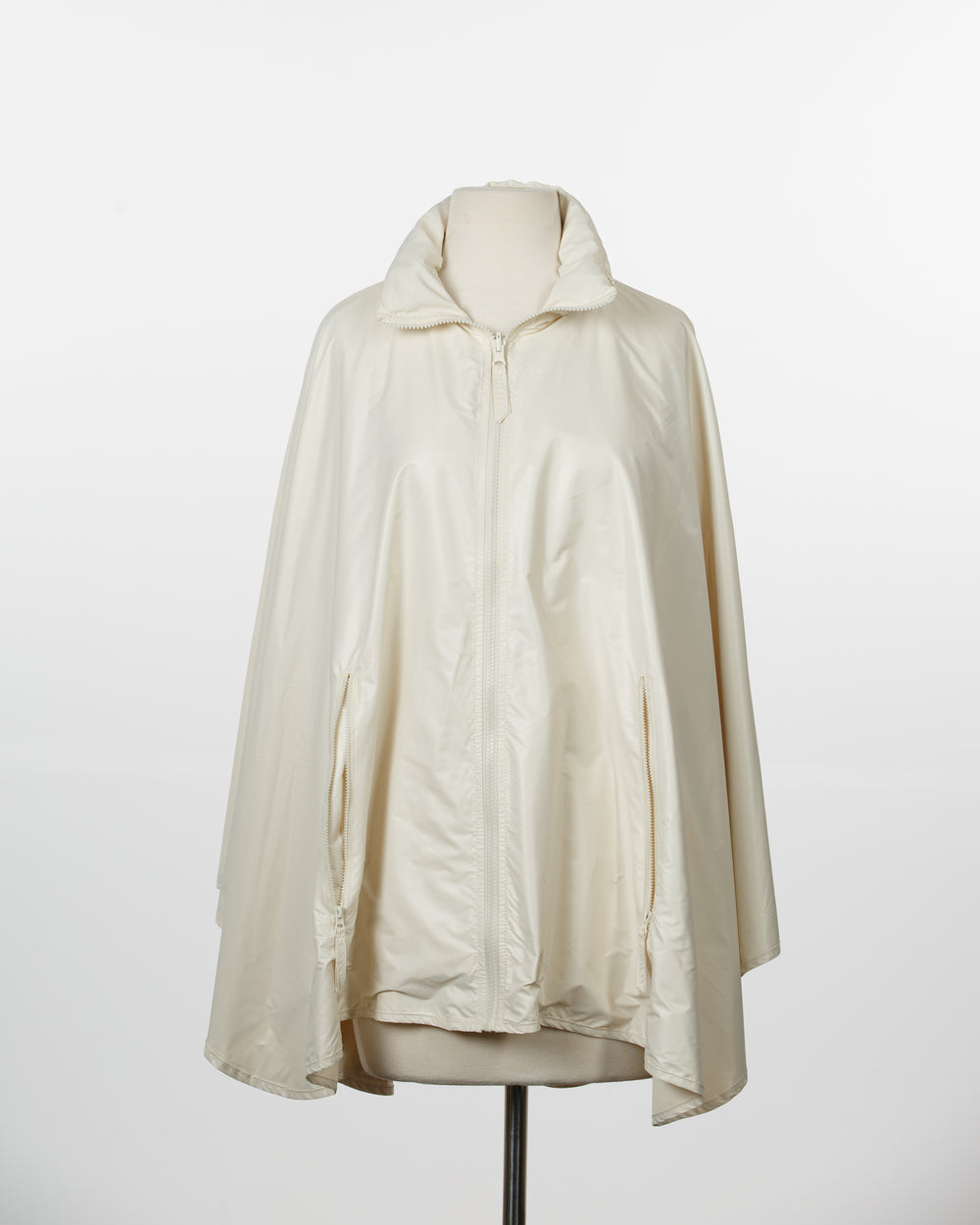 Shiny Ivory SPORTYRAP | Sport Poncho